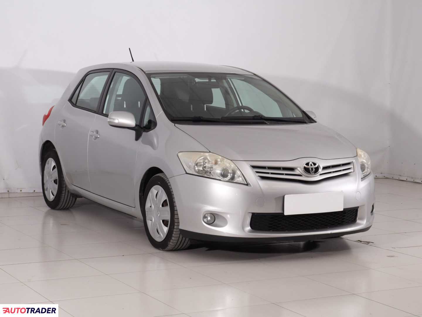 Toyota Auris 2011 1.4 88 KM
