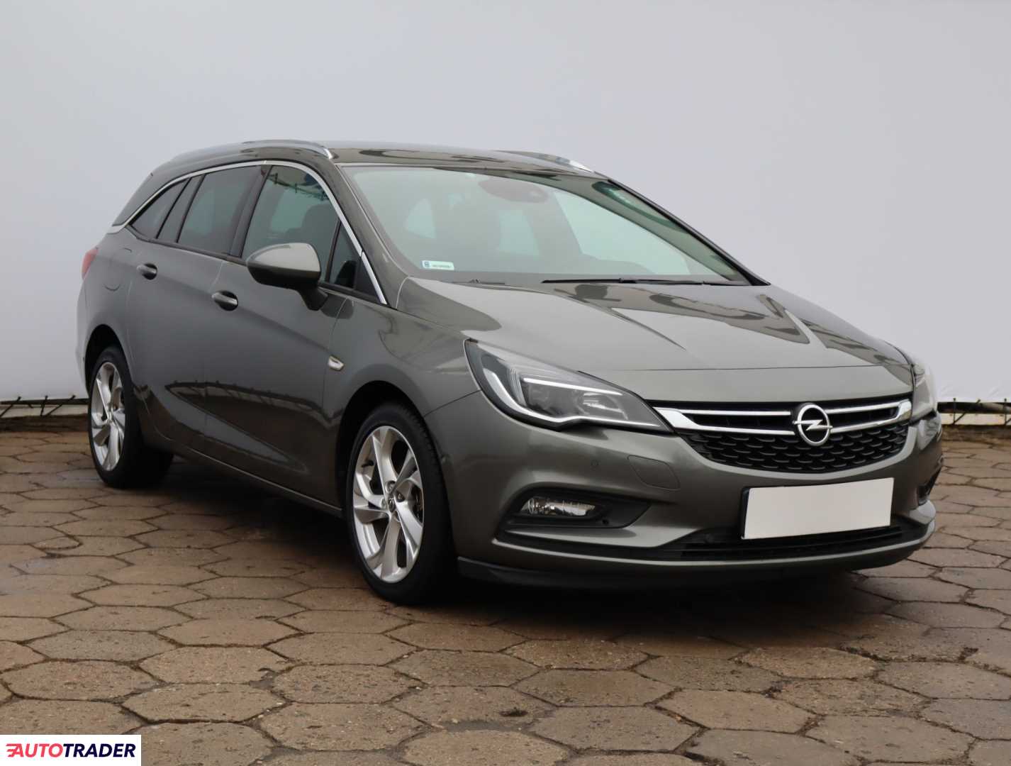 Opel Astra 2017 1.4 147 KM