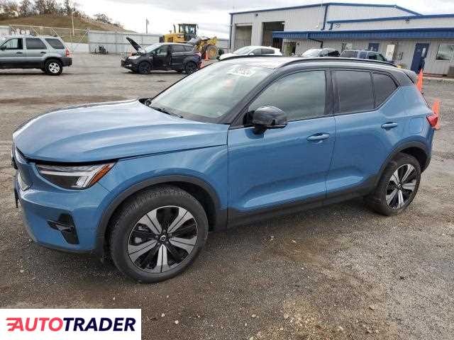 Volvo XC40 benzyna 2023r. (MCFARLAND)