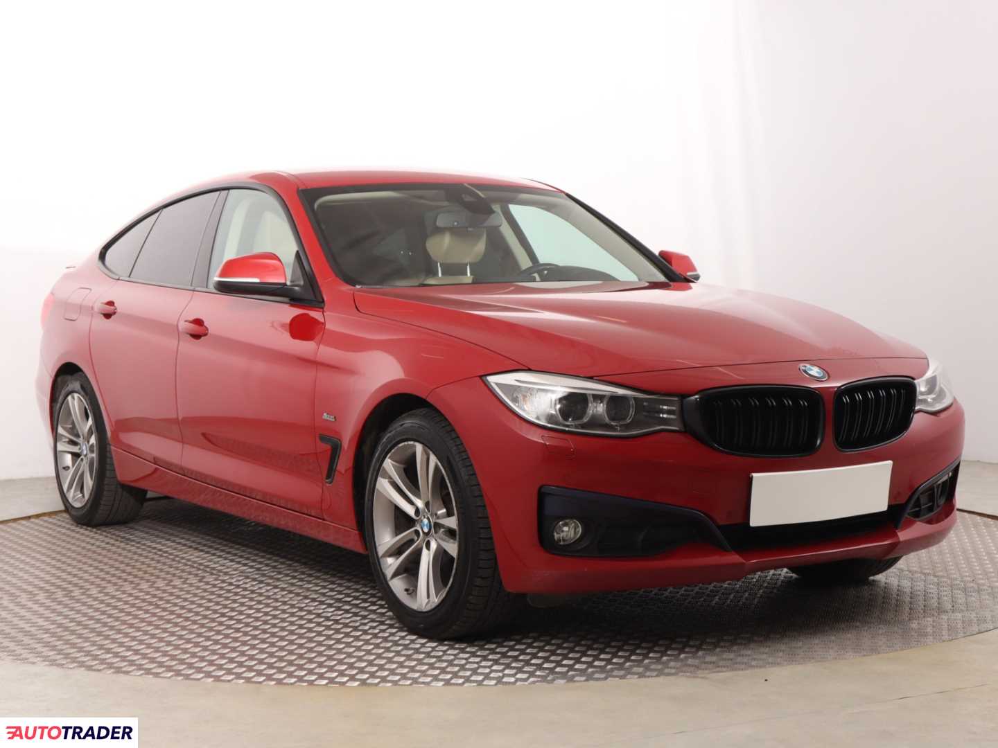 BMW 320 Gran Turismo 2015 2.0 187 KM