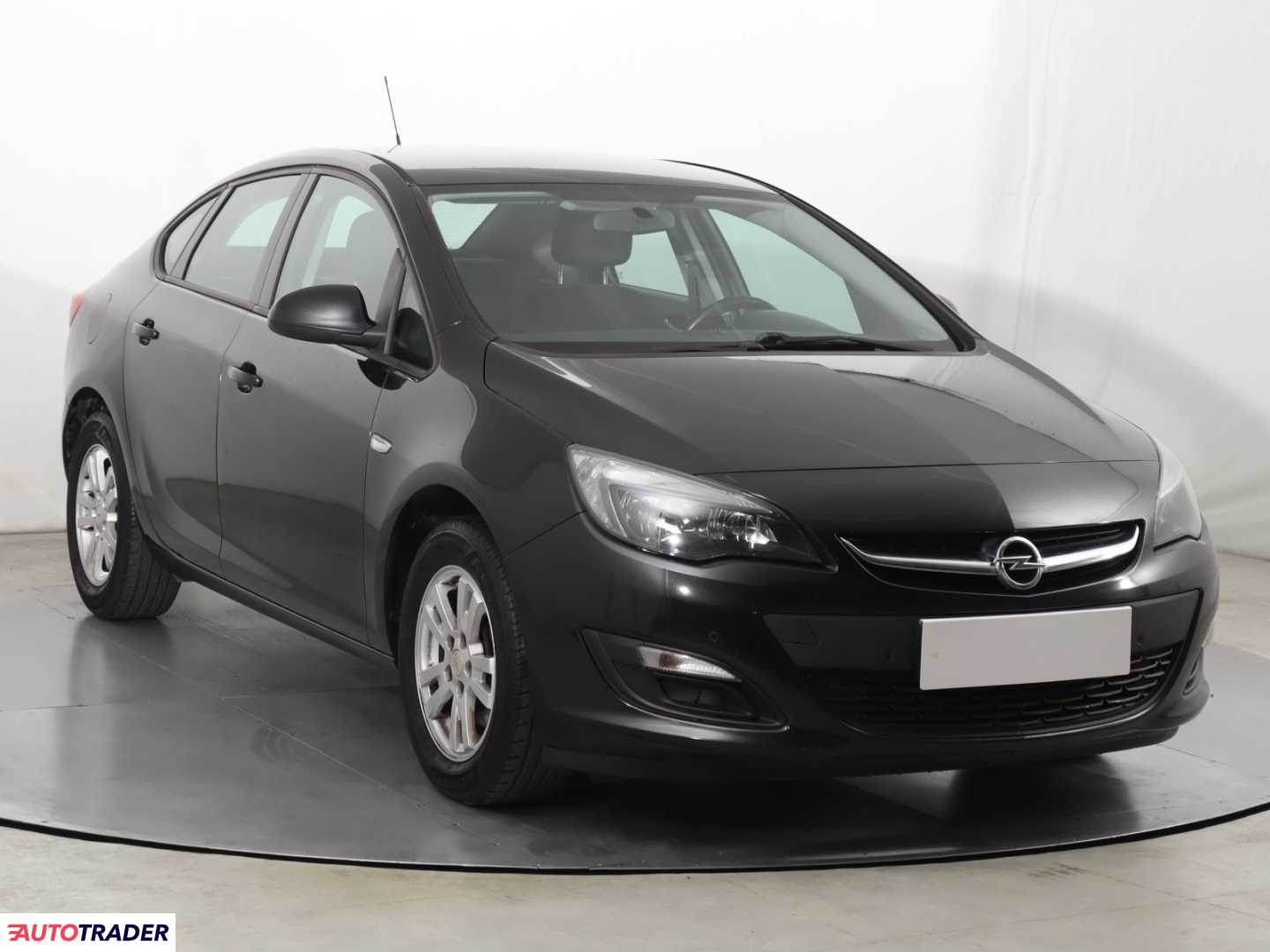 Opel Astra 2015 1.6 108 KM