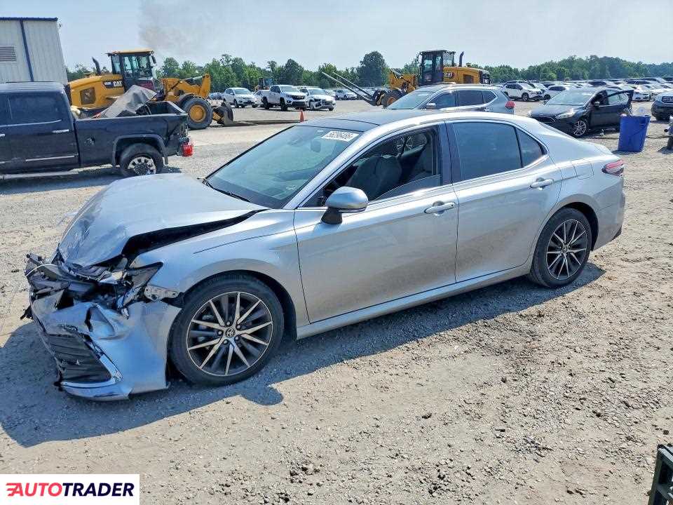 Toyota Camry 2023 3