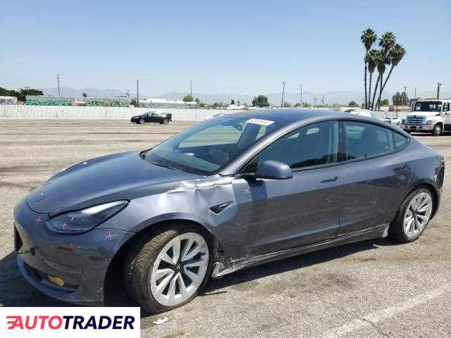 Tesla Model 3 benzyna 2022r. (VAN NUYS)