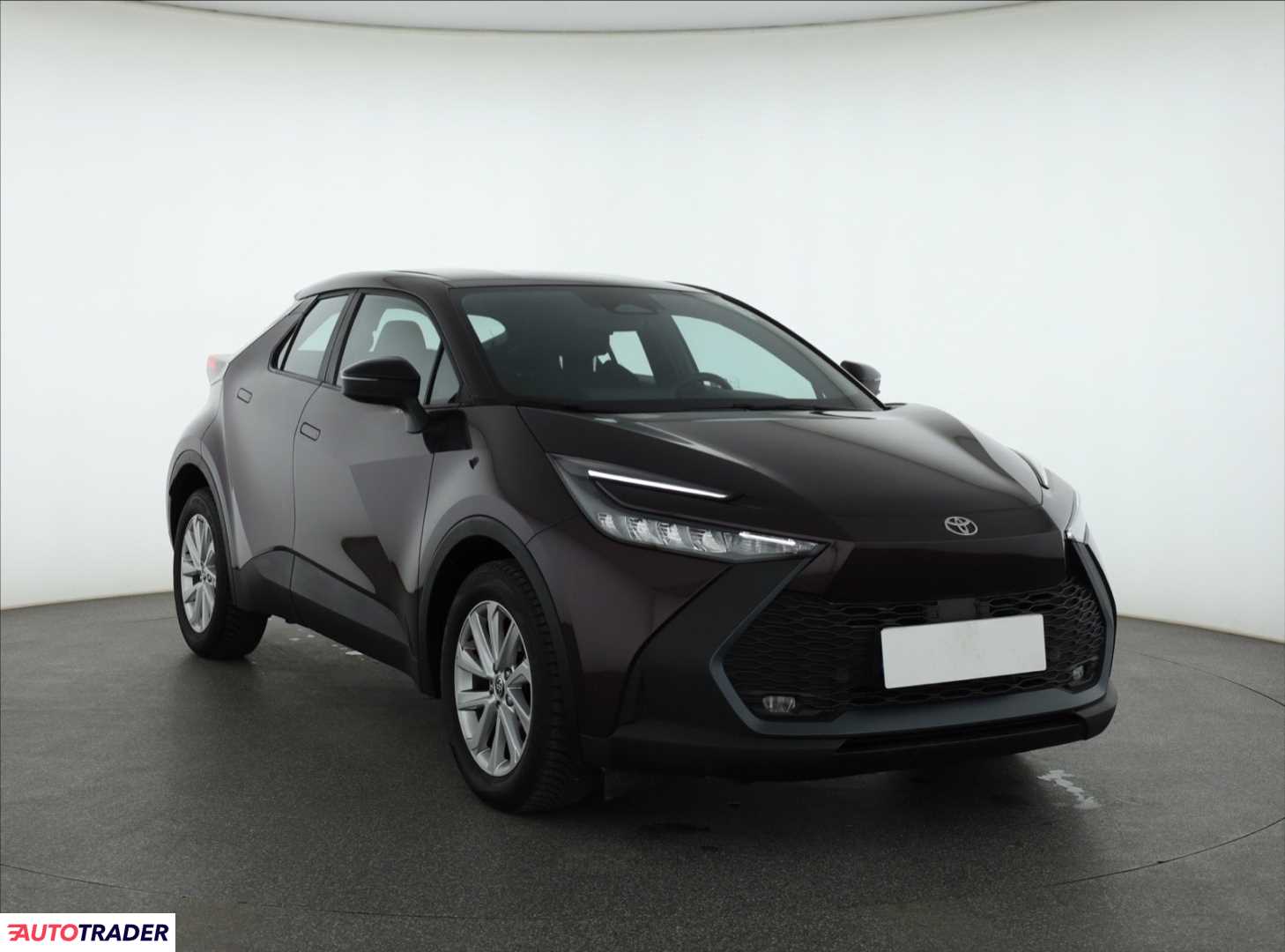 Toyota C-HR 2024 1.8 120 KM
