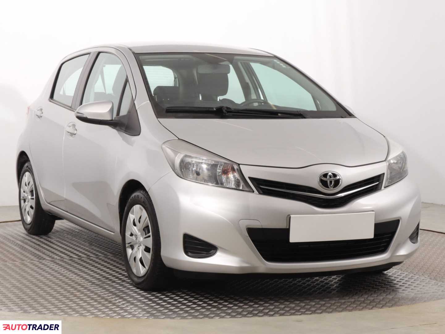Toyota Yaris 2014 1.3 97 KM