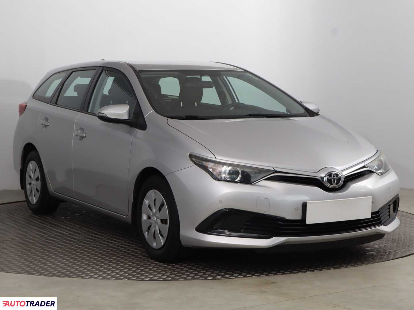 Toyota Auris 2015 1.4 88 KM
