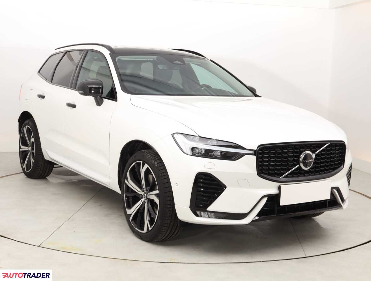 Volvo XC60 2023 2.0 194 KM