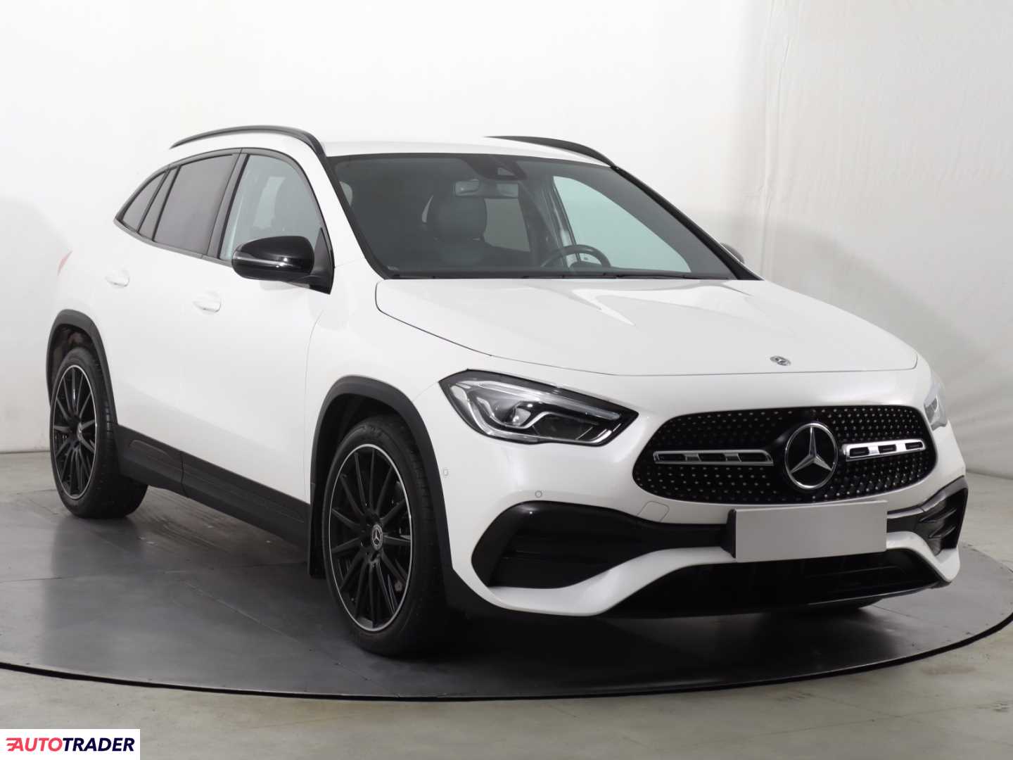 Mercedes G-klasa 2020 1.3 160 KM