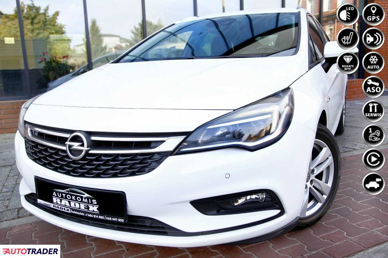 Opel Astra 2017 1.4 150 KM