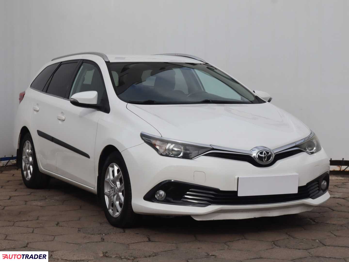 Toyota Auris 2016 1.6 109 KM