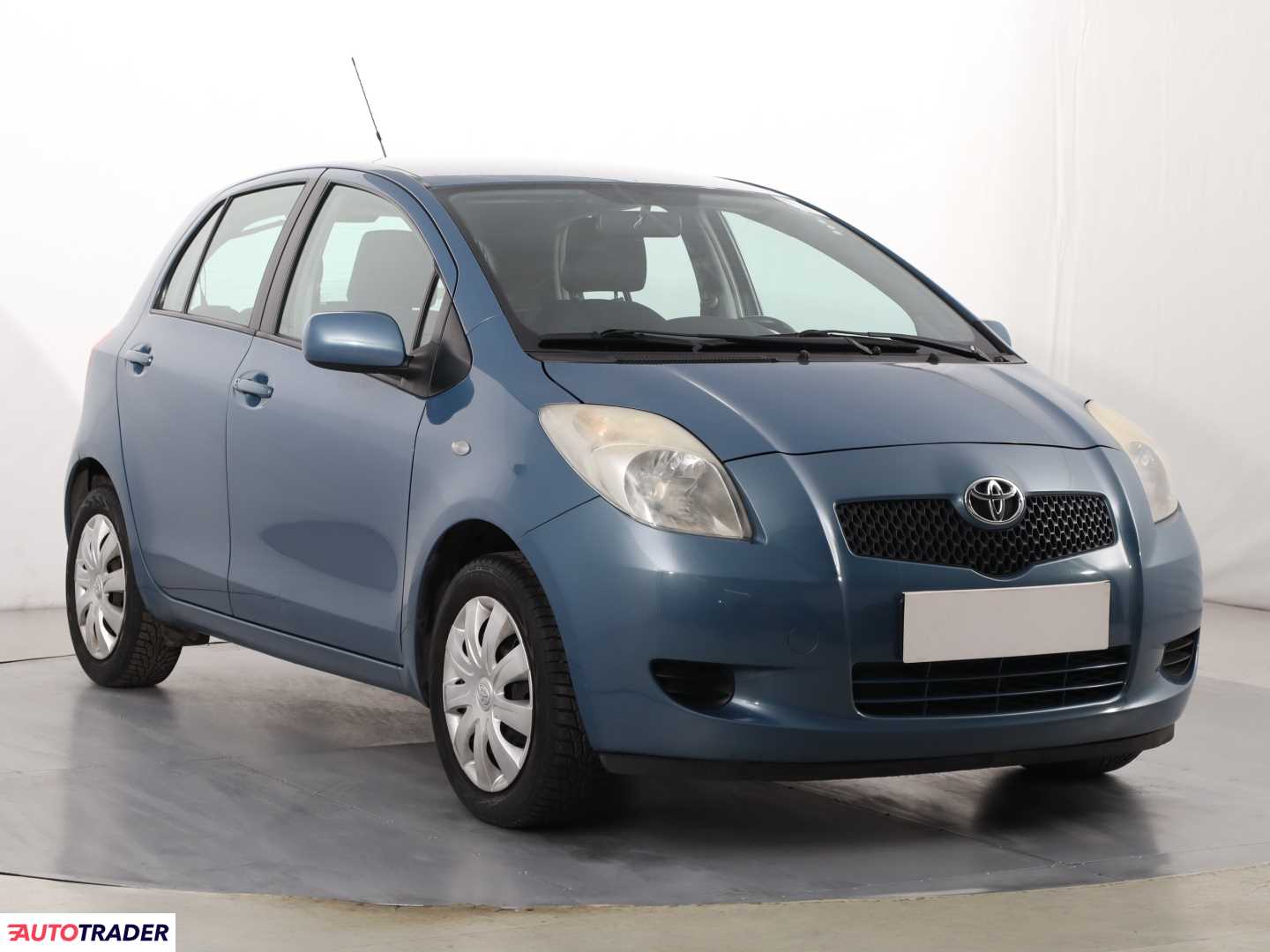 Toyota Yaris 2007 1.3 85 KM