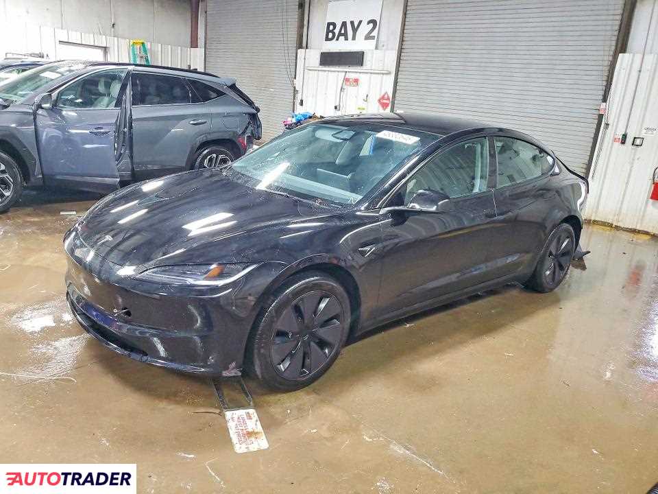 Tesla Model 3 2024