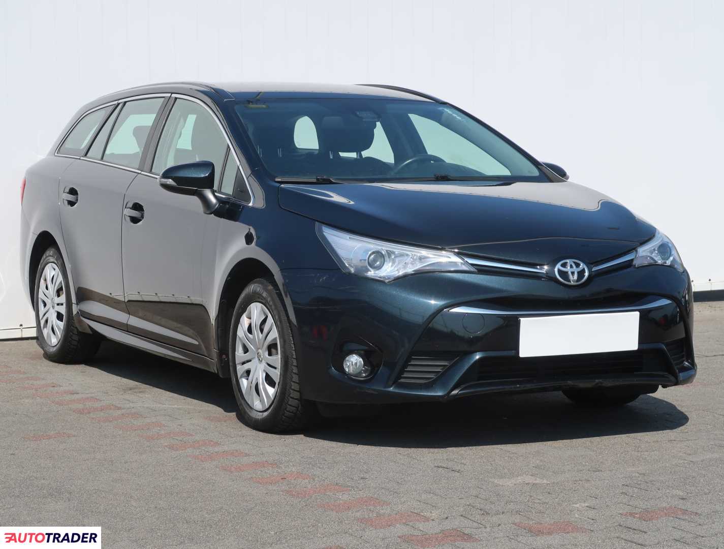 Toyota Avensis 2015 1.8 144 KM