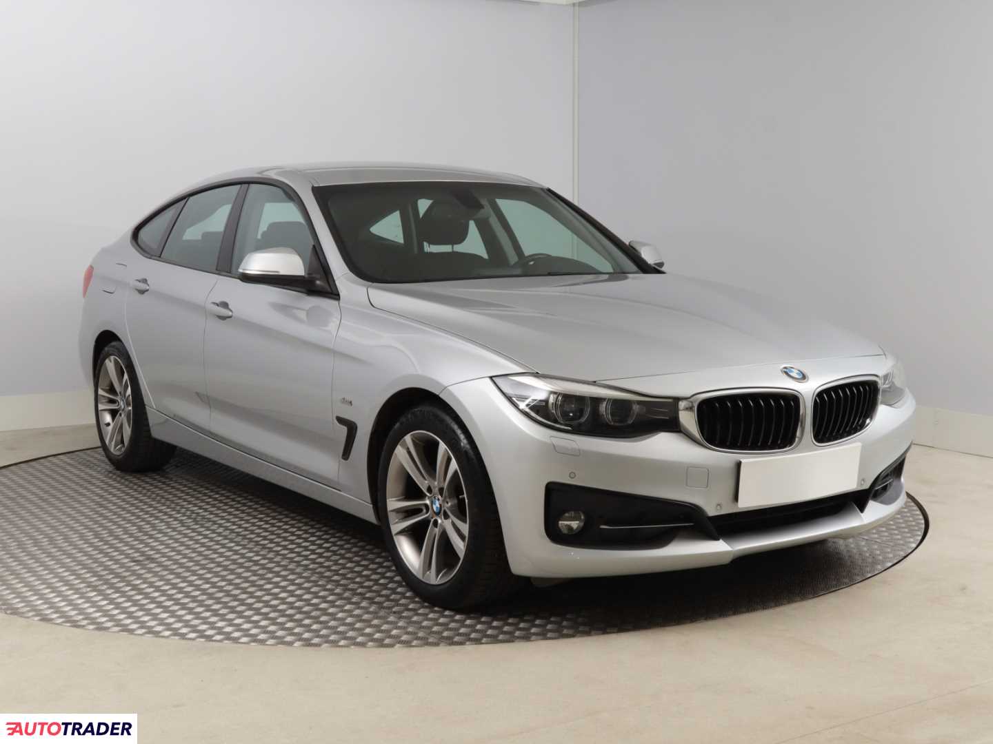 BMW 320 Gran Turismo 2018 2.0 187 KM