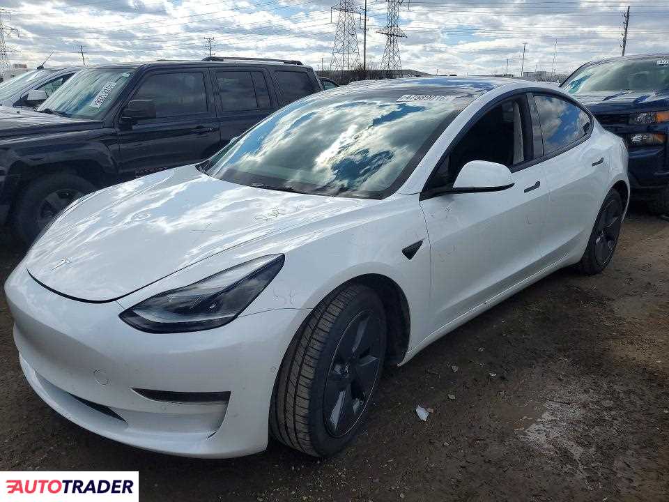 Tesla Model 3 2022