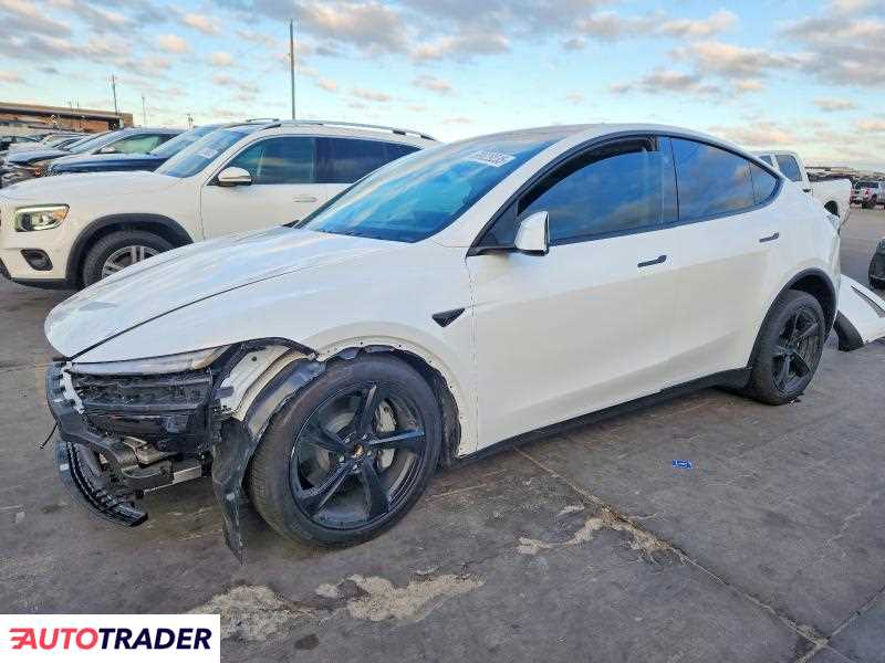 Tesla Model Y 2026