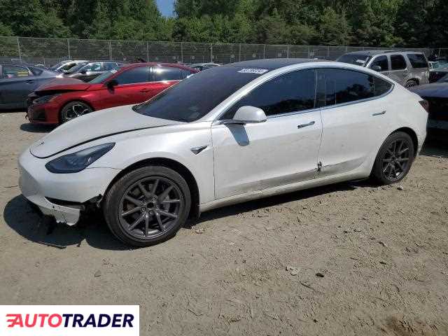 Tesla Model 3 benzyna 2020r. (WALDORF)