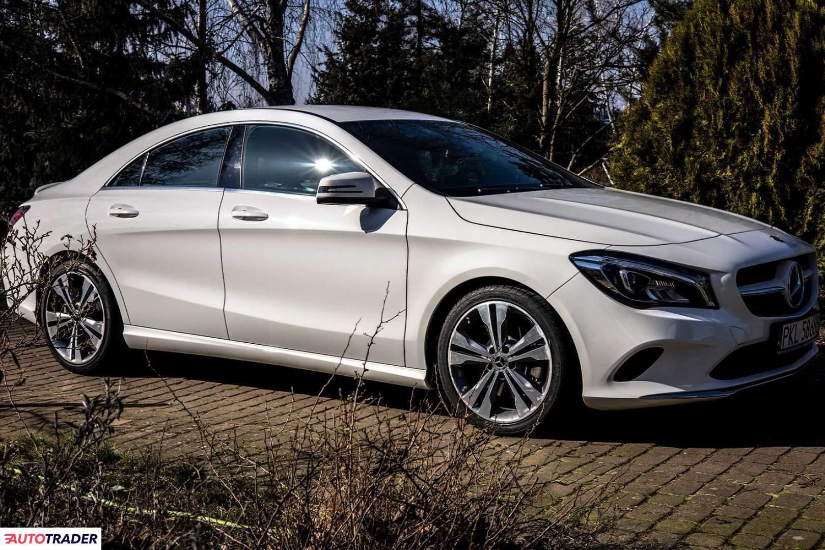 Mercedes 2018 2.0 211 KM