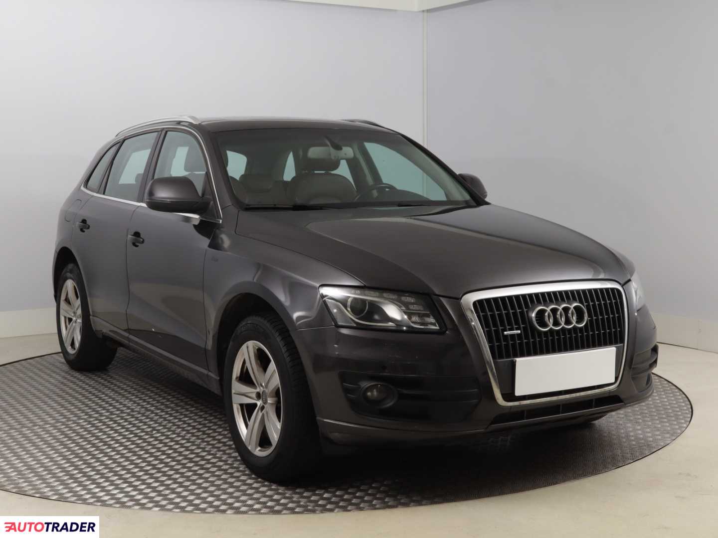 Audi Q5 2009 2.0 207 KM
