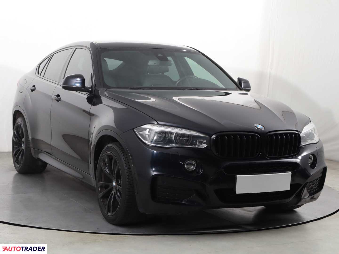BMW X6 2019 3.0 254 KM