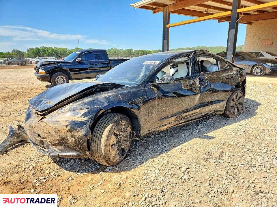 Tesla Model 3 2025