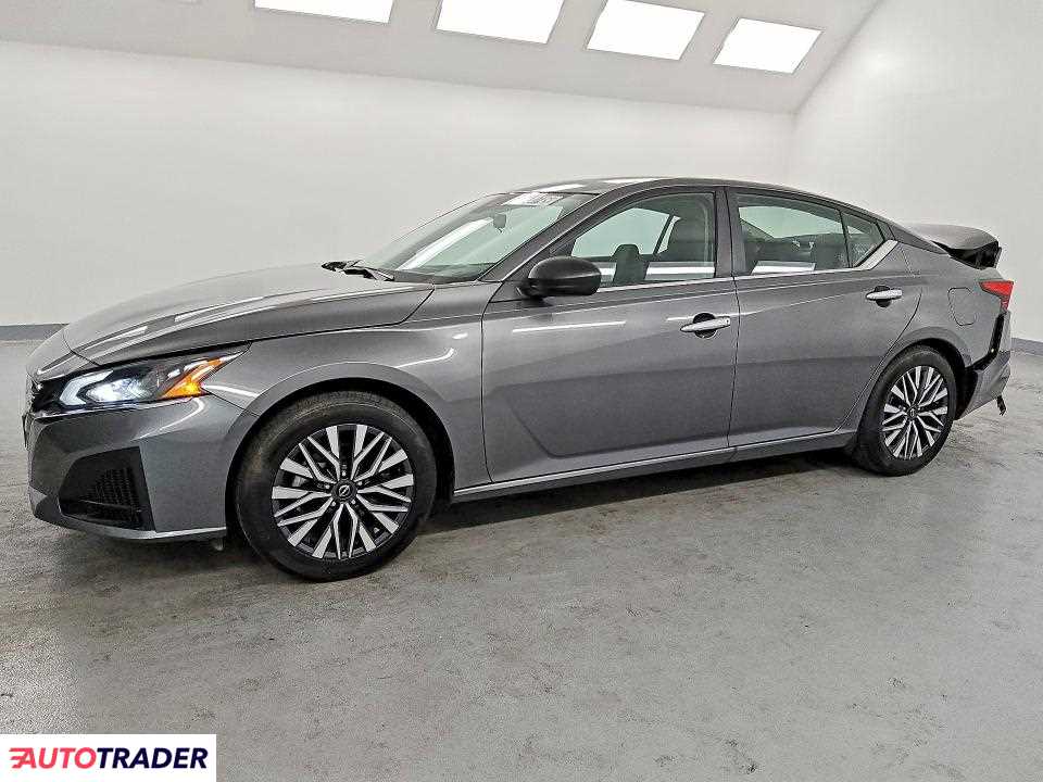 Nissan Altima 2025 2