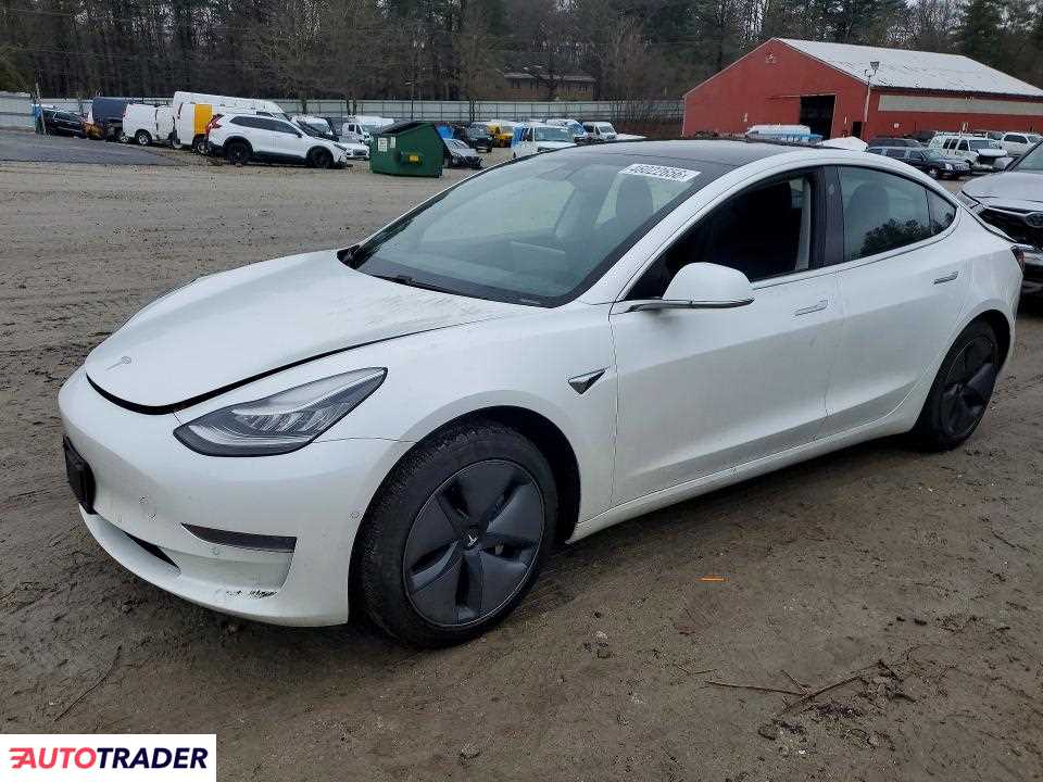 Tesla Model 3 2020