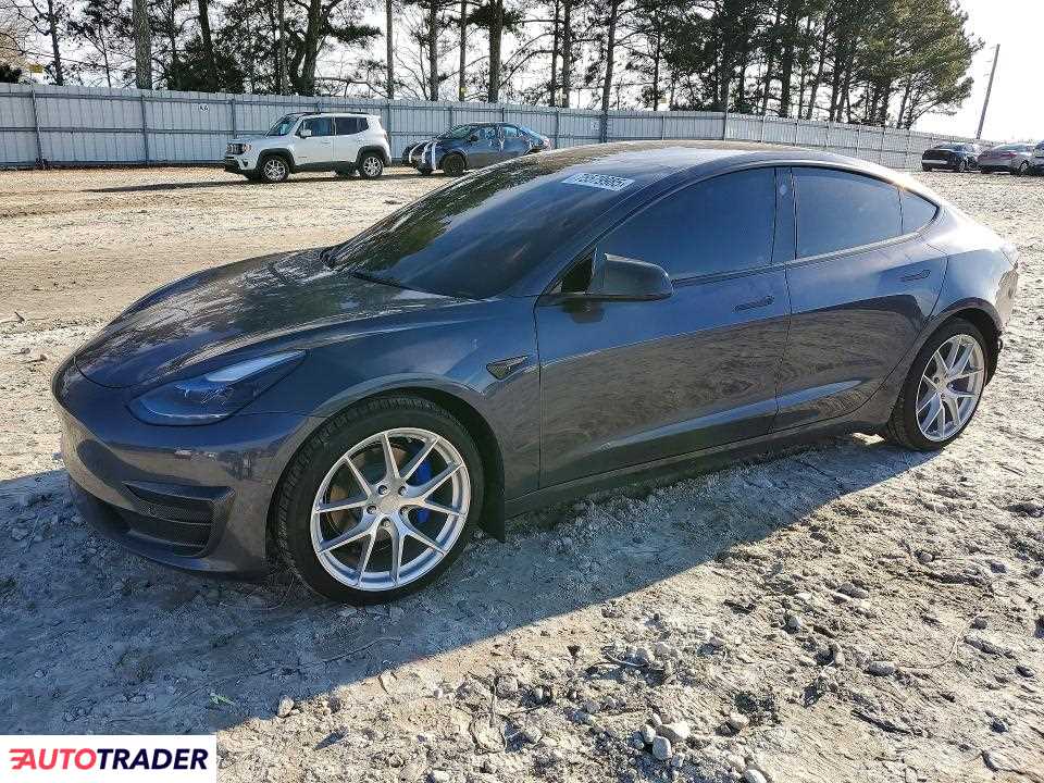 Tesla Model 3 2022
