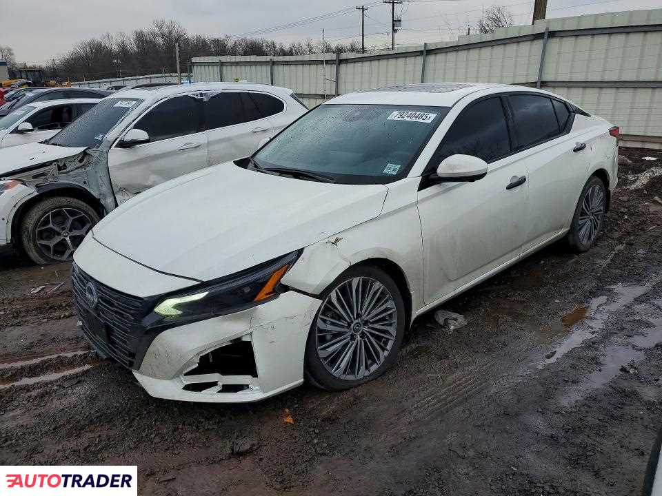 Nissan Altima 2025 2