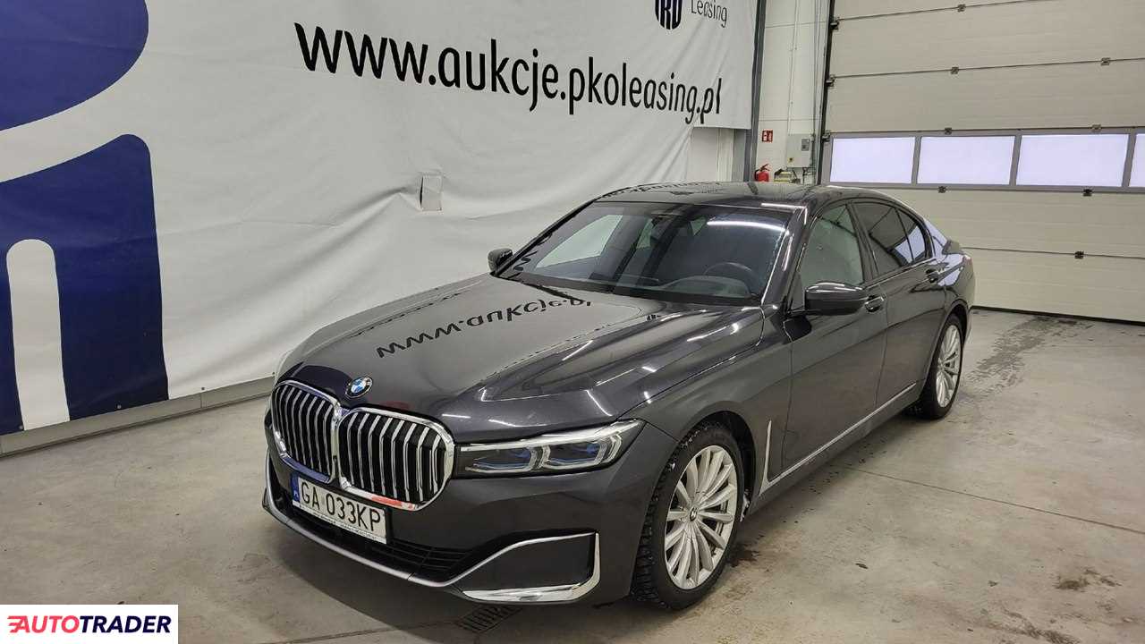 BMW 730 2022 3.0 286 KM