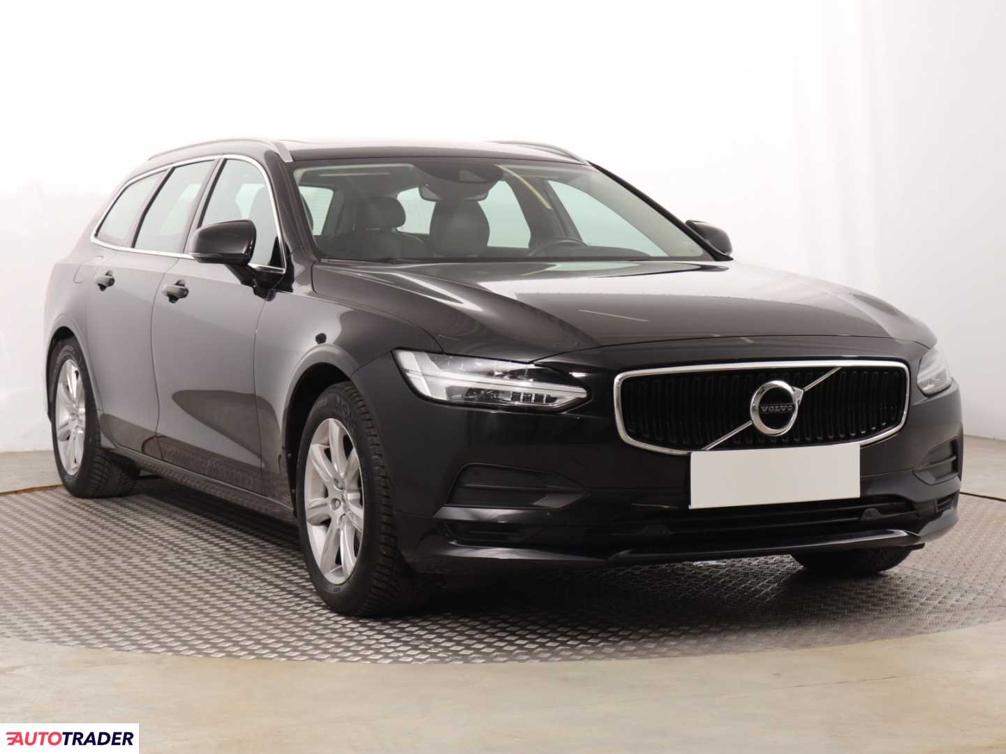 Volvo V90 2018 2.0 147 KM