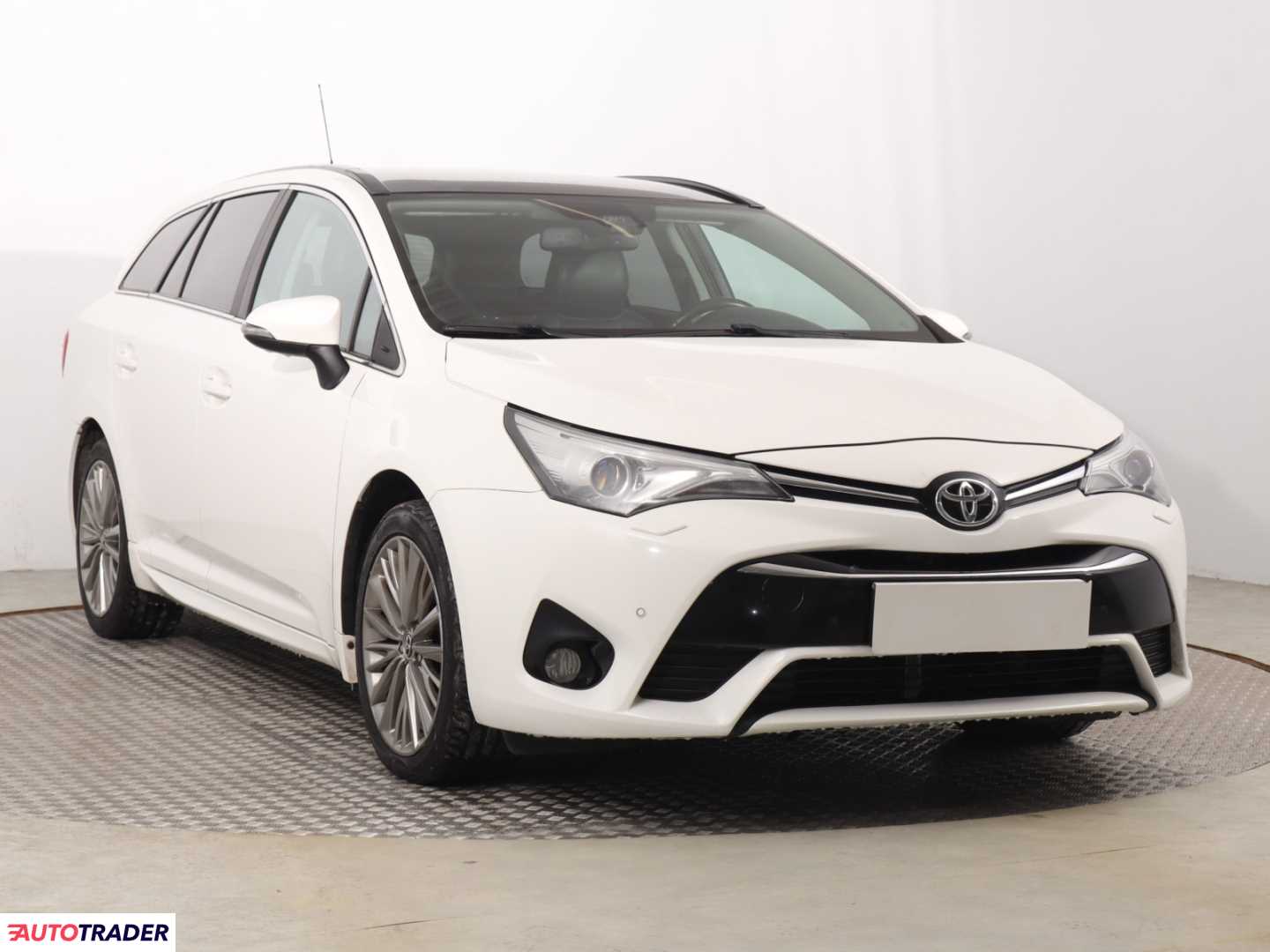 Toyota Avensis 2016 2.0 140 KM