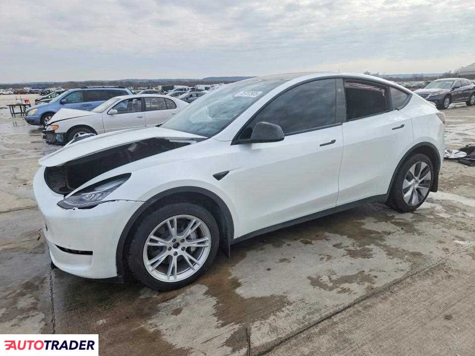 Tesla Model Y 2023