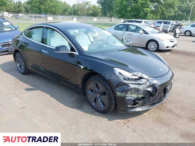 Tesla Model 3 2020