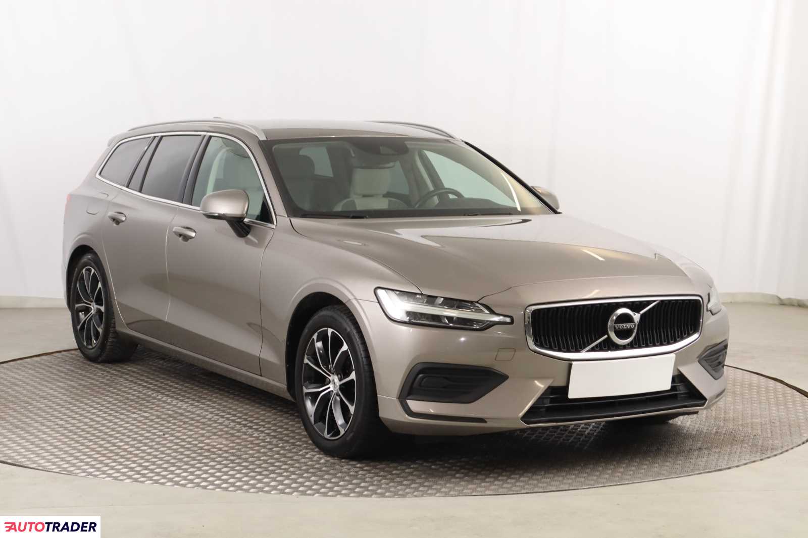 Volvo V60 2018 2.0 147 KM