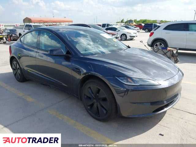 Tesla Model 3 2024