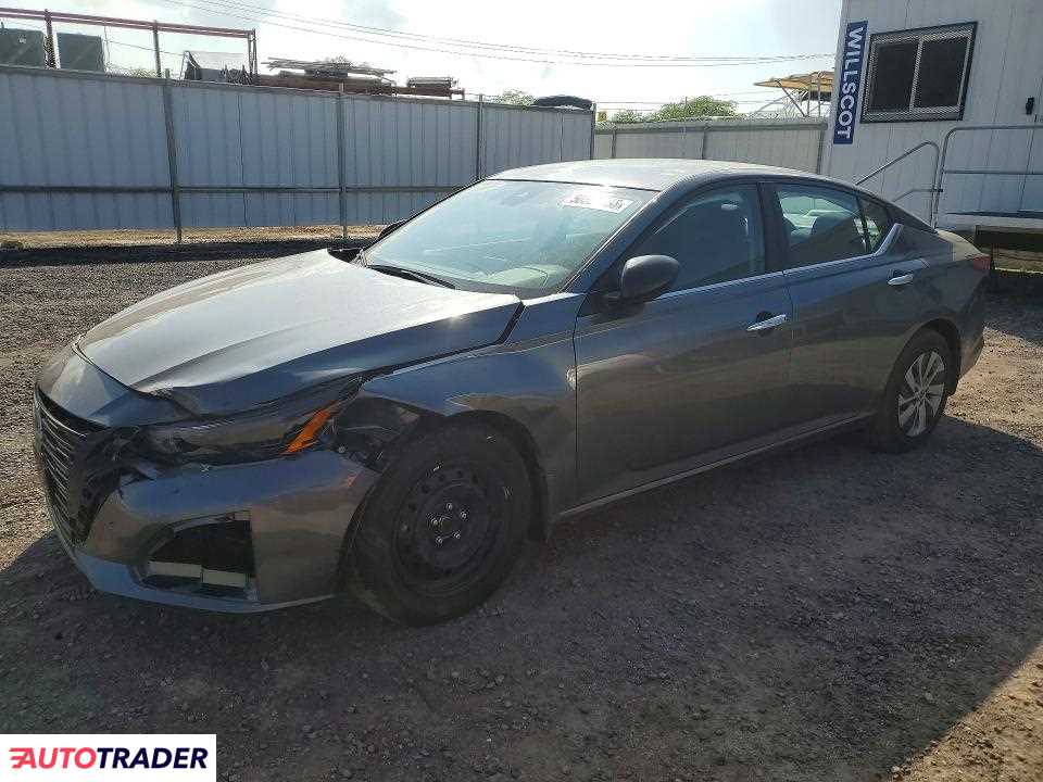 Nissan Altima 2025 2