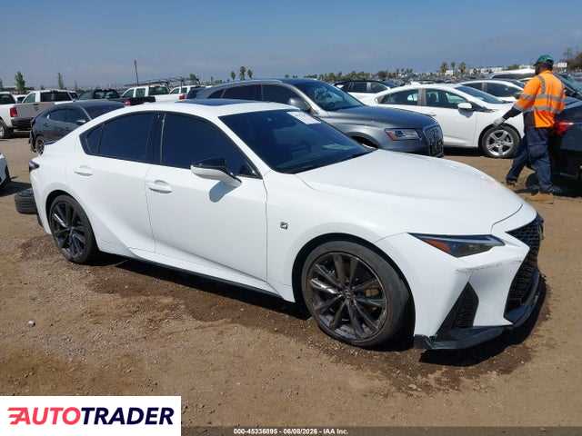 Lexus IS 2021 3