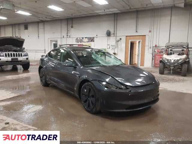 Tesla Model 3 2024