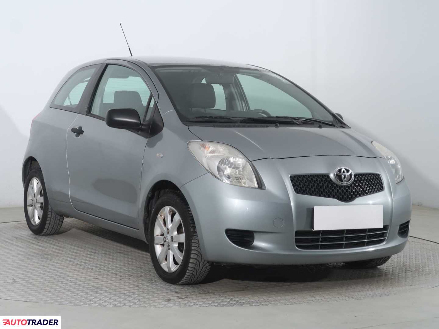 Toyota Yaris 2008 1.3 85 KM