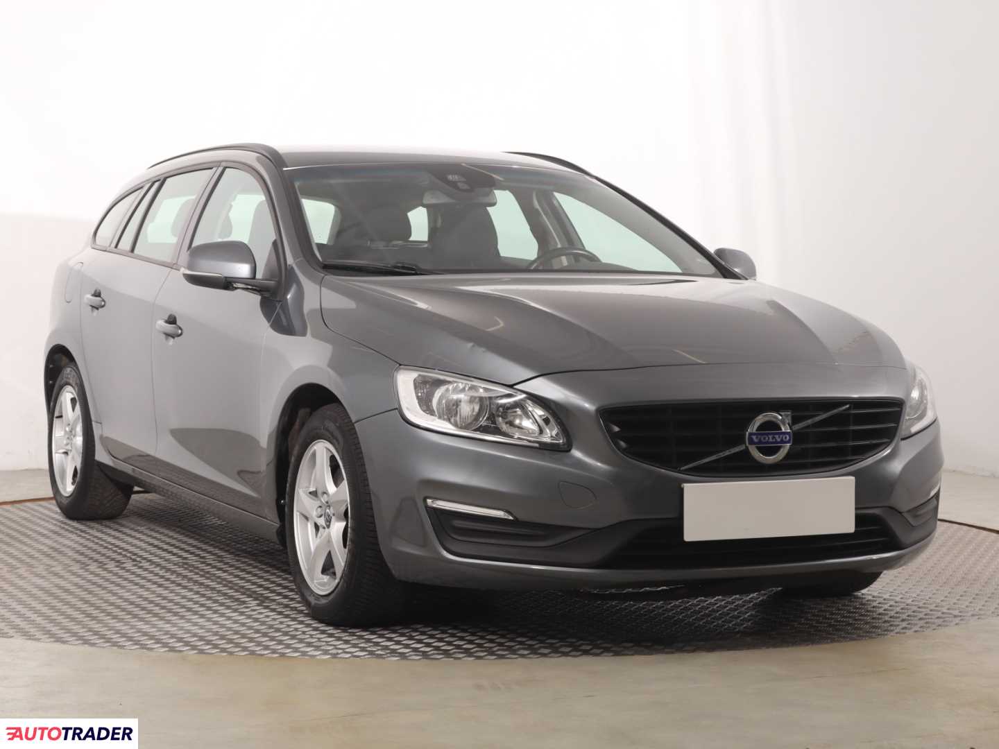 Volvo V60 2018 2.0 147 KM