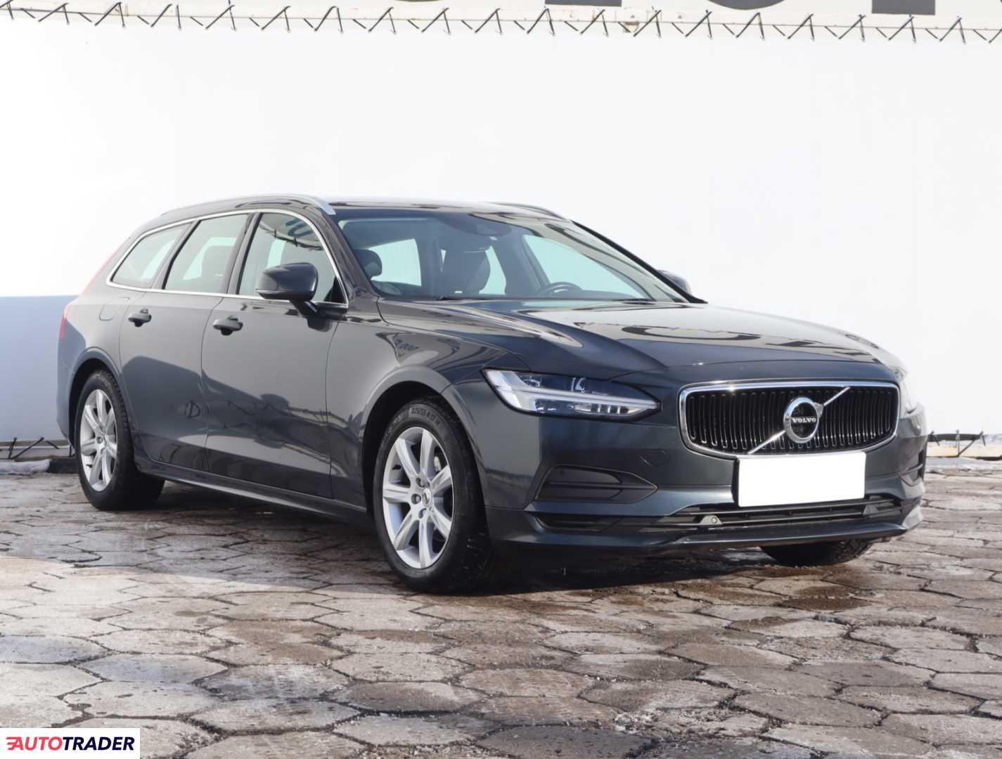 Volvo V90 2018 2.0 147 KM