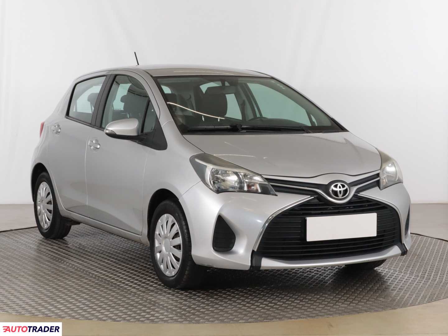 Toyota Yaris 2015 1.0 68 KM