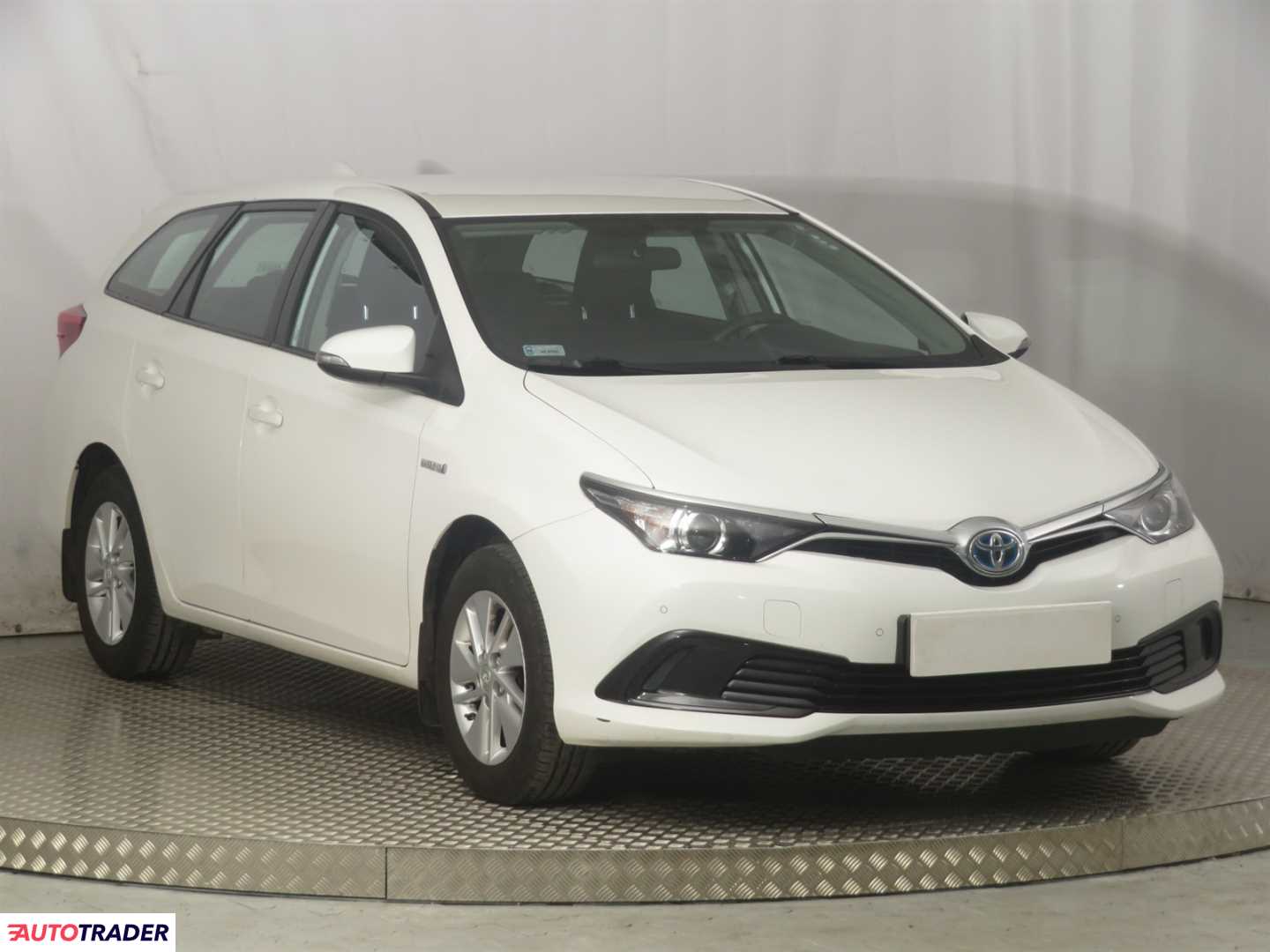 Toyota Auris 2015 1.8 134 KM Toyota Auris 2015 1.8 134 KM