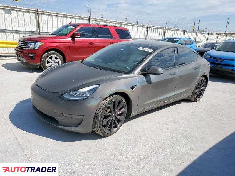 Tesla Model 3 2020
