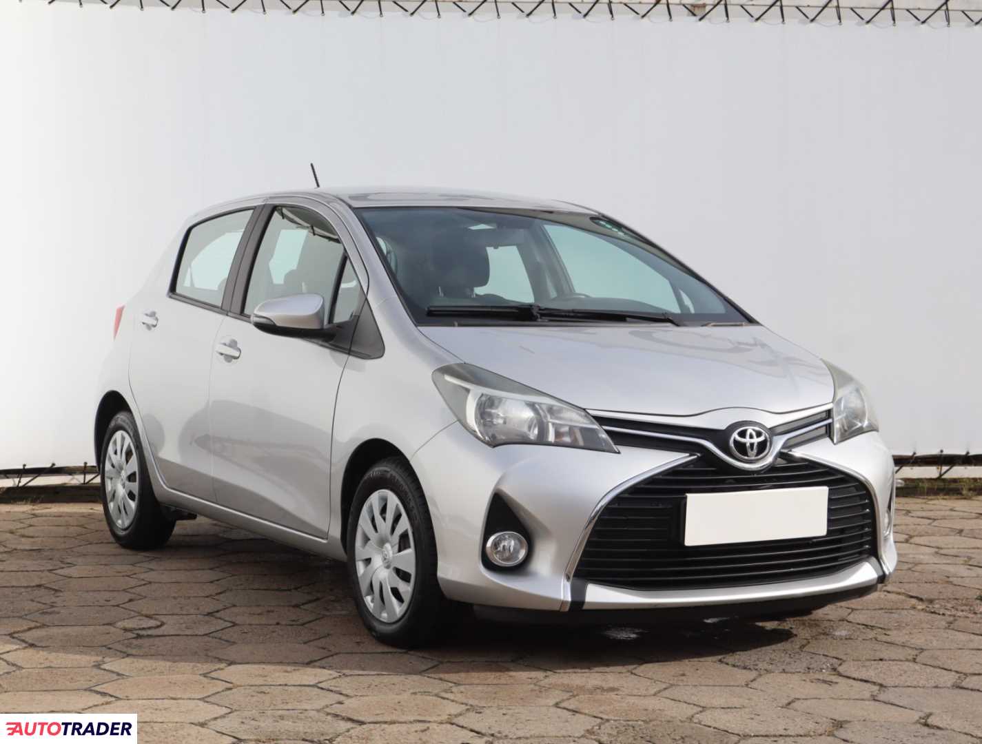 Toyota Yaris 2015 1.3 97 KM