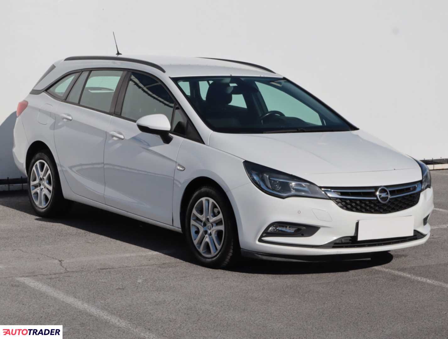Opel Astra 2018 1.6 108 KM