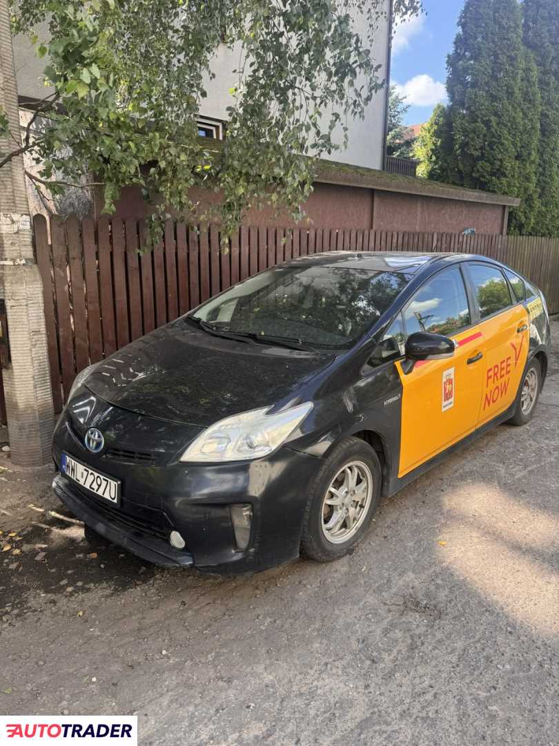 Toyota Prius 2013 1.8 130 KM