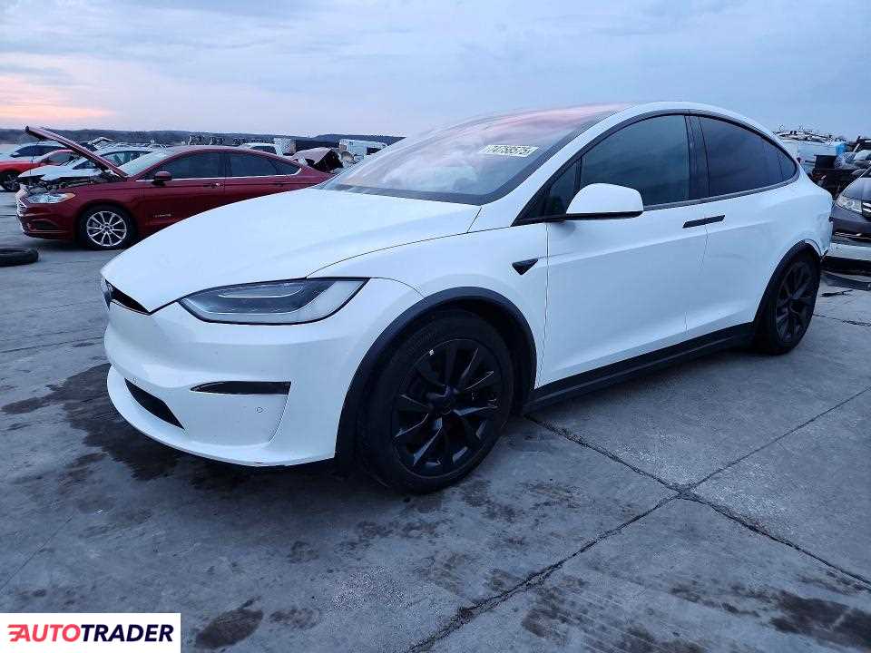 Tesla Model X 2022