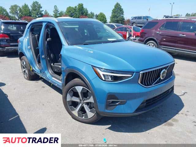 Volvo XC40 2025 2